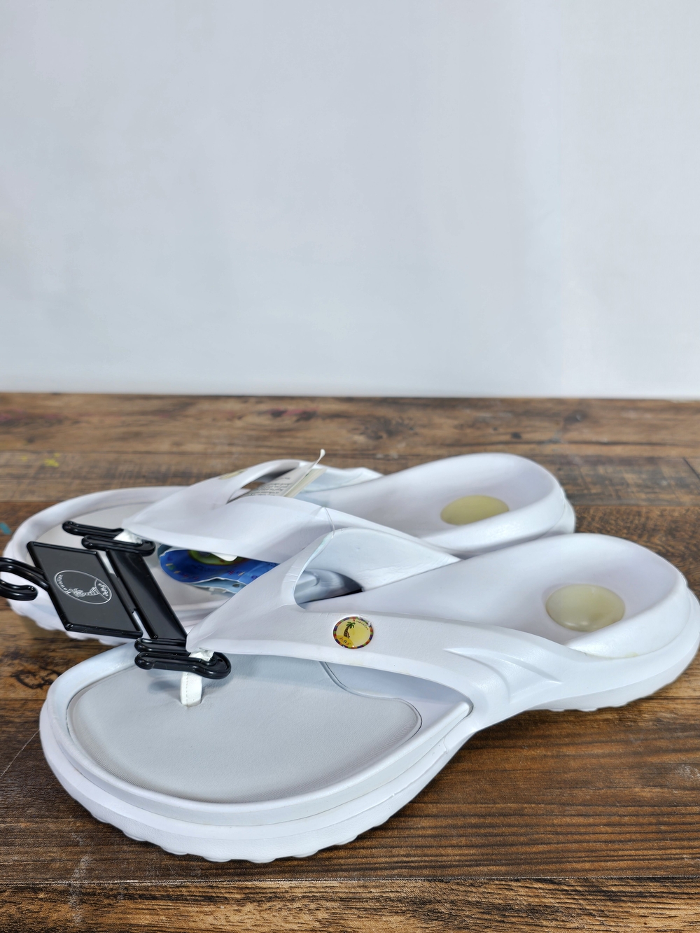 White Men's Comfort Flip Flop Sandals Size 7